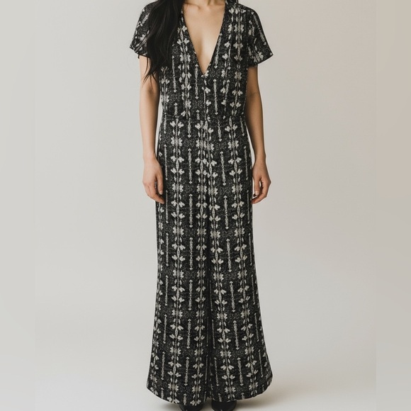 Show Me Your MuMu Pants - Show Me Your MuMu Brianna Green and‎ Gray Snake Print Flutter Sleeve Jumpsuit XS